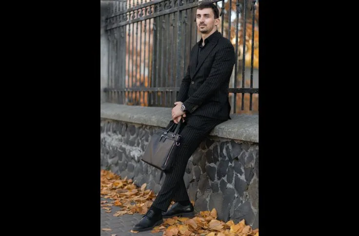 A man wearing blazer casual outfit for work