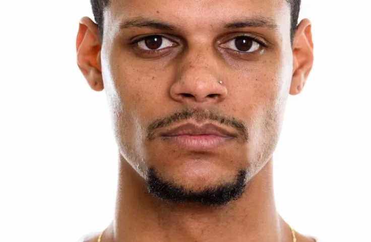 A typical disconnected goatee 
