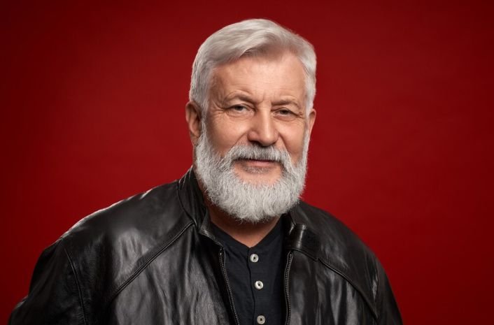 A sharp older men - How to Stay Attractive and Confident as an Older Man