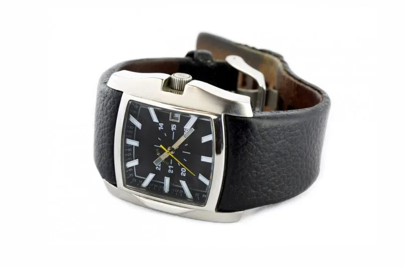 Men's wristwatch