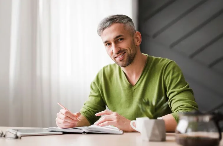 A 40s man whose hobby is learning new skills