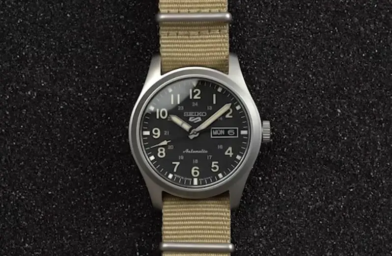 Characteristics of field watches for men