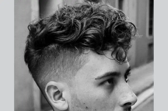 Men's Curly Top hairstyle