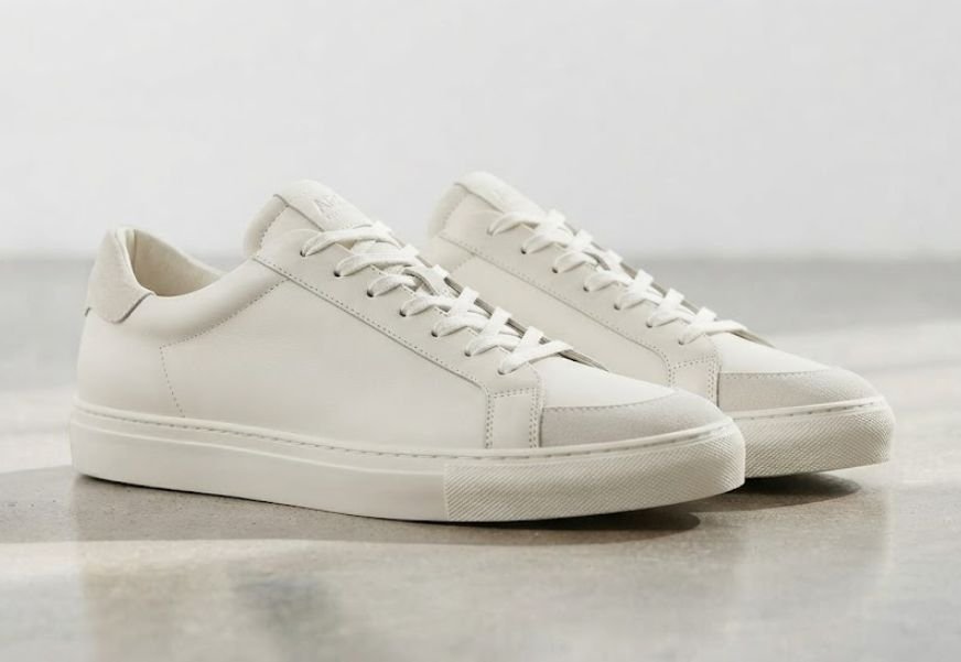 Men's minimalist or court sneakers