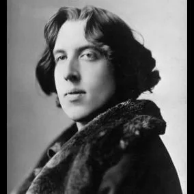 Oscar Wilde, an interesting character of gentleman elegance